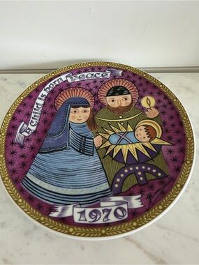 1970s Seven Seas Traders Christmas Plate Peace A Child Is Born